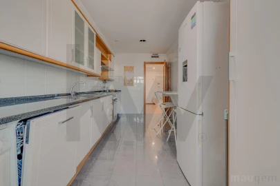 Apartamento T3 para Venda em Sacavém e Prior Velho