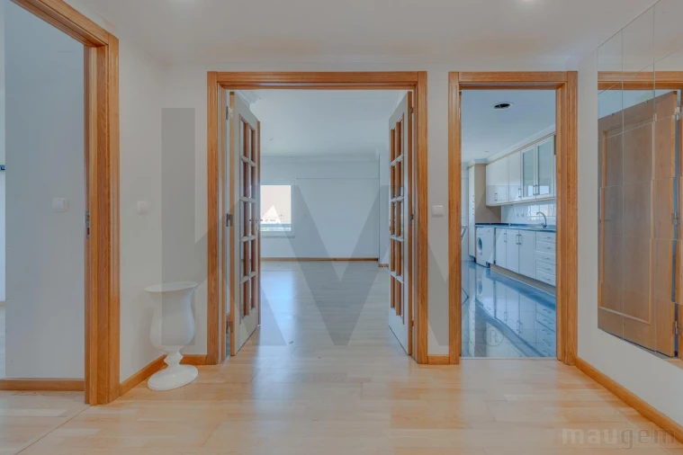 Apartamento T3 para Venda em Sacavém e Prior Velho Foto 11