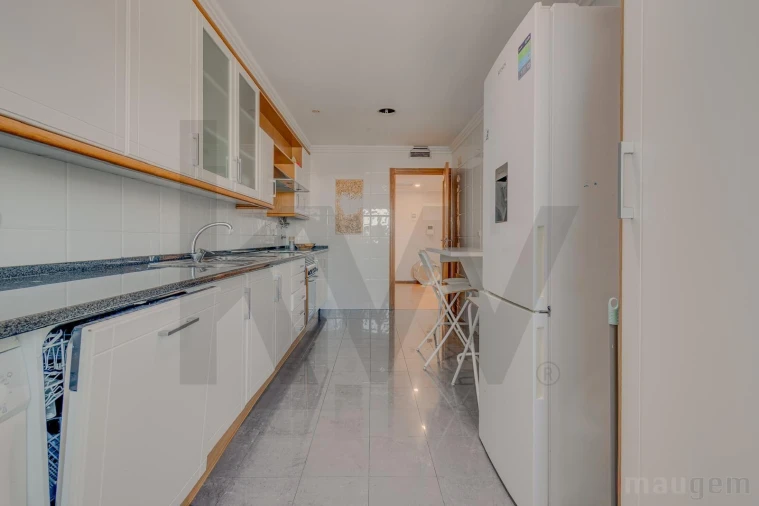 Apartamento T3 para Venda em Sacavém e Prior Velho Foto 3