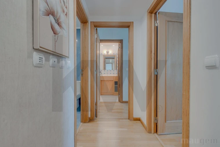 Apartamento T3 para Venda em Sacavém e Prior Velho Foto 8