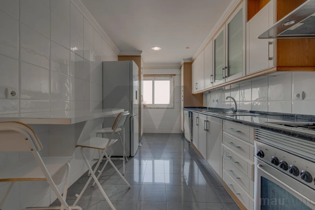 Apartamento T3 para Venda em Sacavém e Prior Velho Foto 2