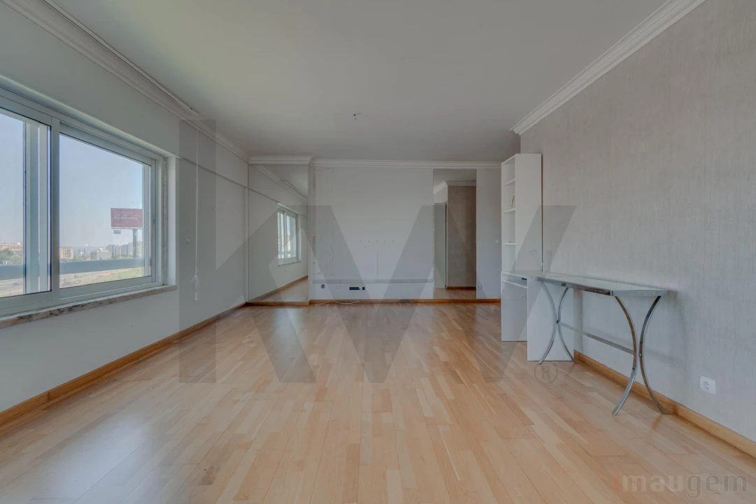 Apartamento T3 para Venda em Sacavém e Prior Velho Foto 13