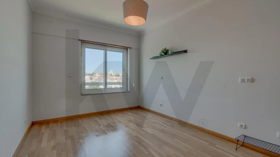 Apartamento T3 para Venda em Sacavém e Prior Velho
