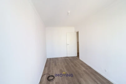 Apartamento T3 para Venda em Baixa da Banheira e Vale da Amoreira