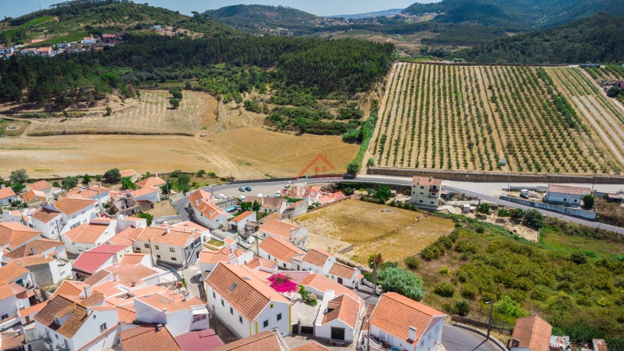 Apartamento T1 para Venda em Azueira e Sobral da Abelheira Foto 1