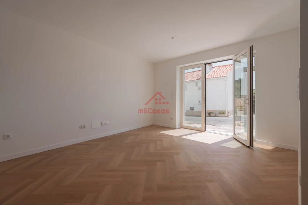 Apartamento T1 para Venda em Azueira e Sobral da Abelheira Foto 5