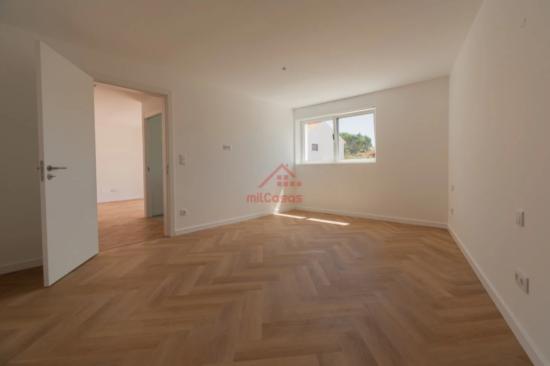 Apartamento T1 para Venda em Azueira e Sobral da Abelheira Foto 7