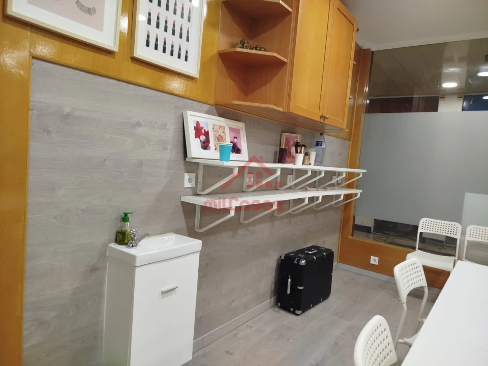 Loja para Arrendamento em Lumiar Foto 3