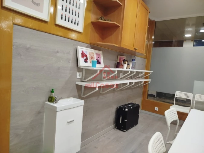 Loja para Arrendamento em Lumiar Foto 3