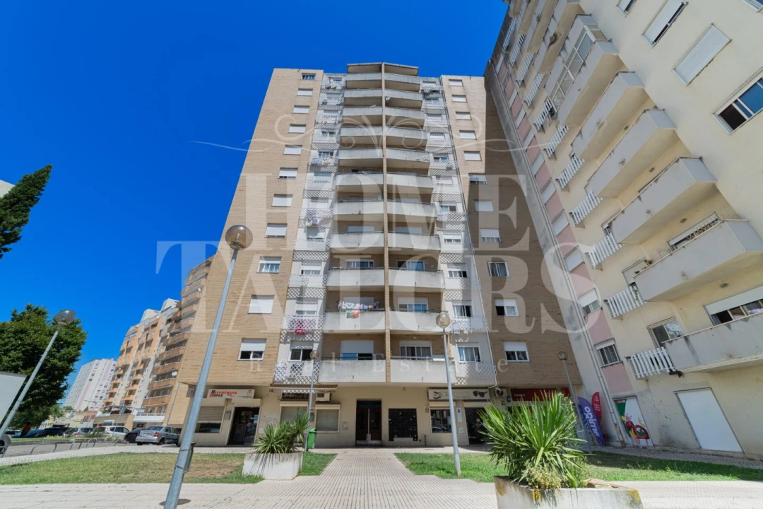 Apartamento T3 para Venda em Carregado e Cadafais Foto 31