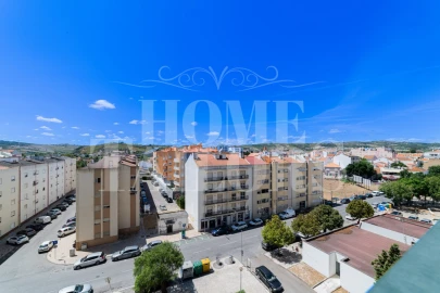 Apartamento T3 para Venda em Carregado e Cadafais