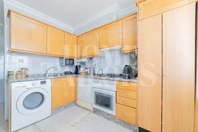 Apartamento T3 para Venda em Carregado e Cadafais