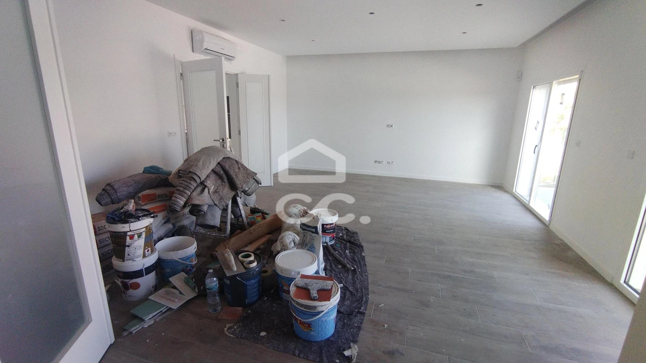 Moradia T3 para Venda em Colmeias e Memória Foto 4