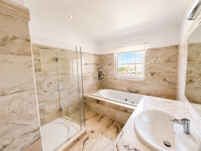 Apartamento T4 para Venda em Cascais e Estoril Foto 43