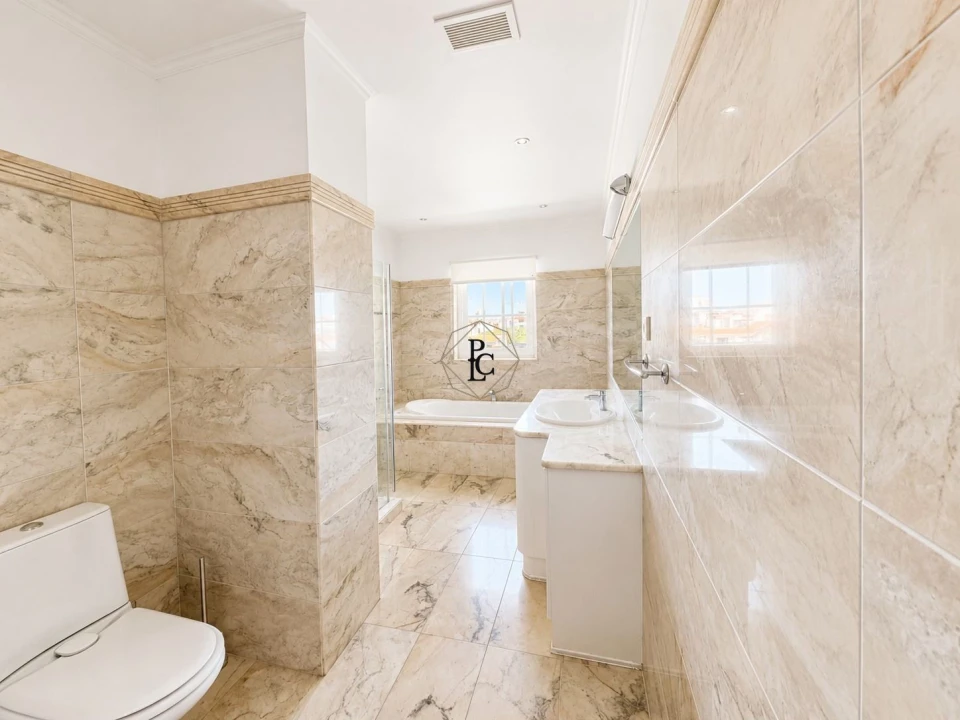 Apartamento T4 para Venda em Cascais e Estoril Foto 15
