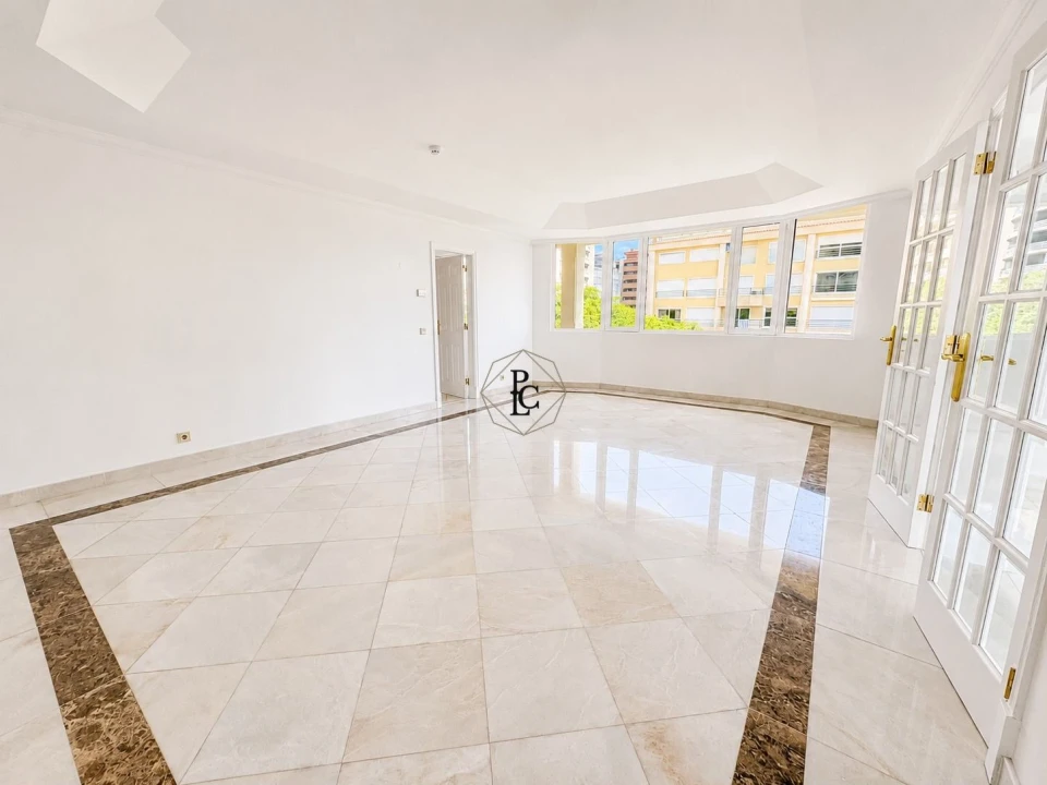 Apartamento T4 para Venda em Cascais e Estoril Foto 30