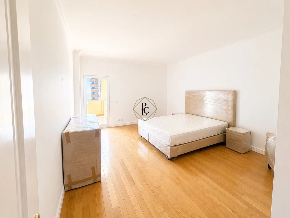 Apartamento T4 para Venda em Cascais e Estoril Foto 25