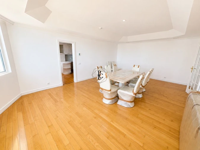 Apartamento T4 para Venda em Cascais e Estoril Foto 6