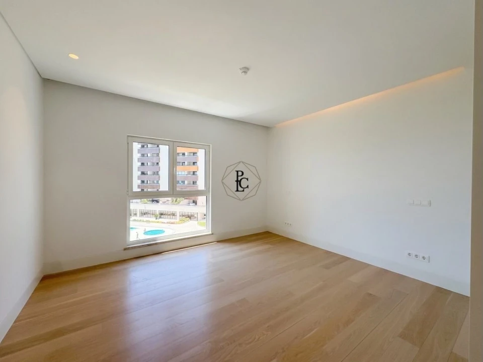 Apartamento T4 para Venda em Cascais e Estoril Foto 32