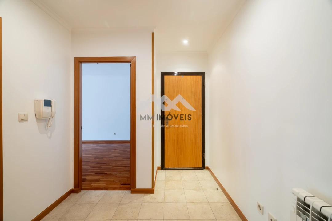 Apartamento T2 para Venda em Castêlo da Maia Foto 25