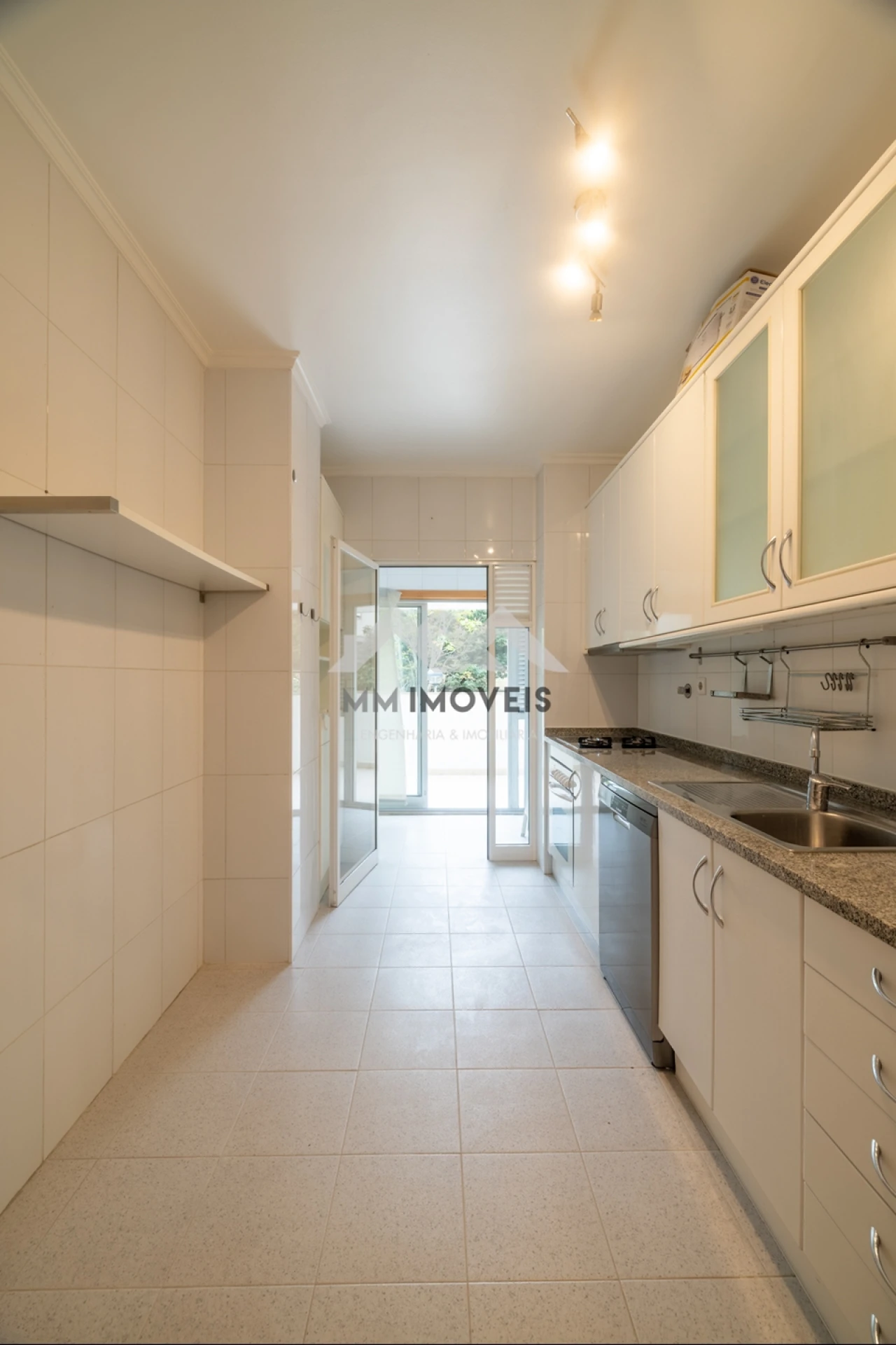 Apartamento T2 para Venda em Castêlo da Maia Foto 14