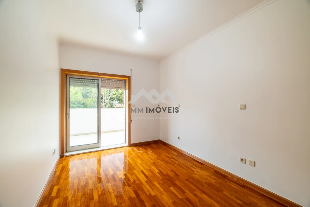 Apartamento T2 para Venda em Castêlo da Maia Foto 16