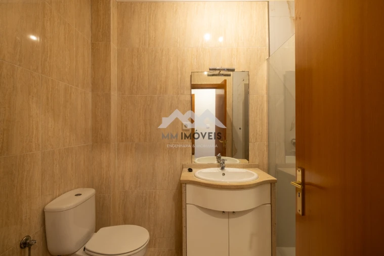 Apartamento T2 para Venda em Castêlo da Maia Foto 20