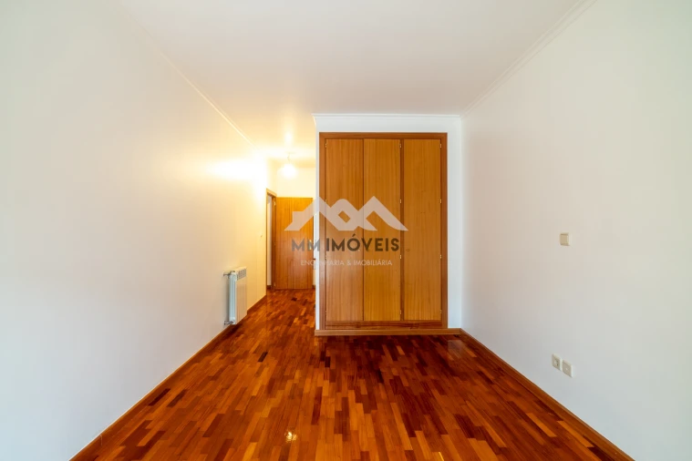 Apartamento T2 para Venda em Castêlo da Maia Foto 15