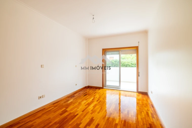 Apartamento T2 para Venda em Castêlo da Maia Foto 8