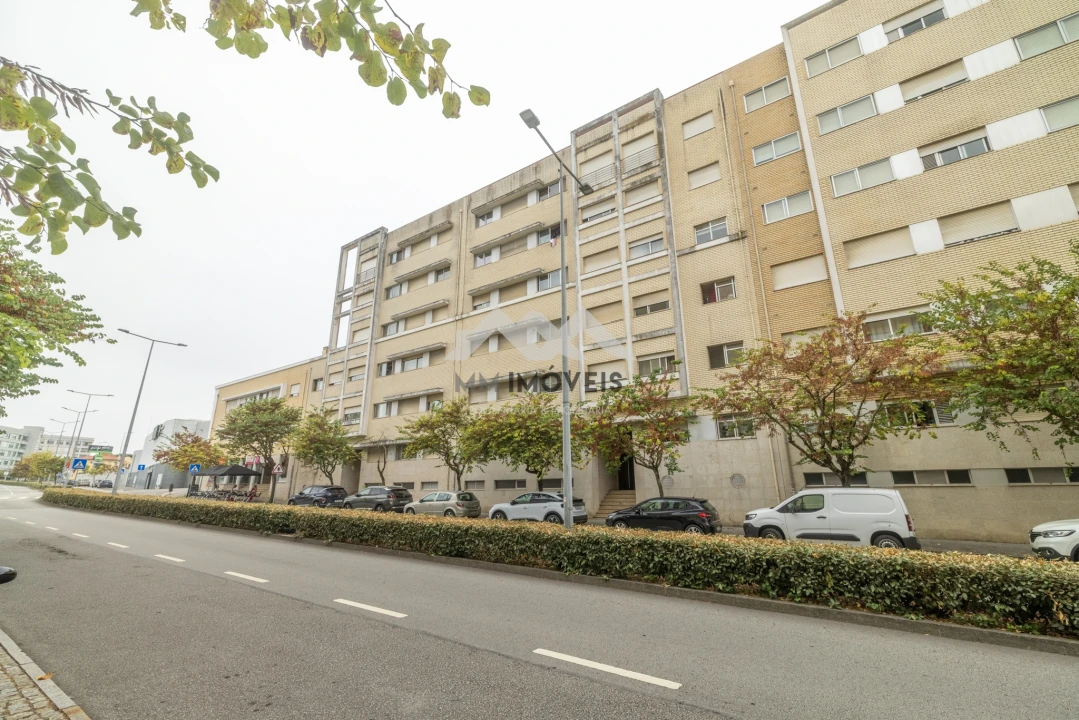 Apartamento T2 para Venda em Castêlo da Maia Foto 30