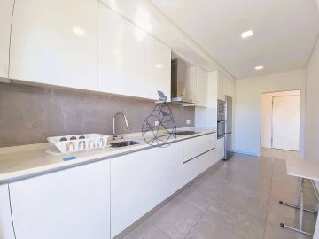 Apartamento T3 para Arrendamento em Portimão