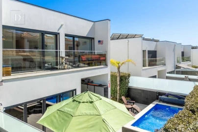 Moradia T4 para Venda em Albufeira e Olhos de Água