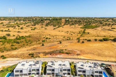 Moradia T4 para Venda em Albufeira e Olhos de Água
