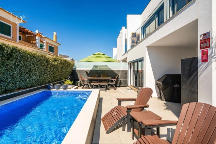Moradia T4 para Venda em Albufeira e Olhos de Água Foto 5