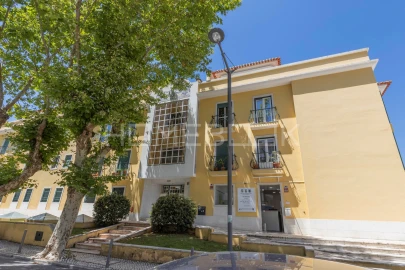 Apartamento T1 para Arrendamento em Agualva e Mira-Sintra