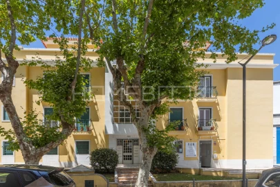 Apartamento T1 para Arrendamento em Agualva e Mira-Sintra