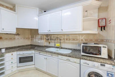 Apartamento T1 para Arrendamento em Agualva e Mira-Sintra