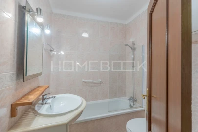 Apartamento T1 para Arrendamento em Agualva e Mira-Sintra