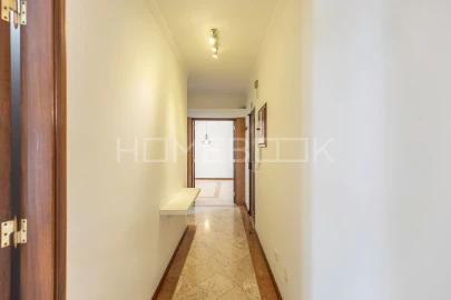 Apartamento T1 para Arrendamento em Agualva e Mira-Sintra