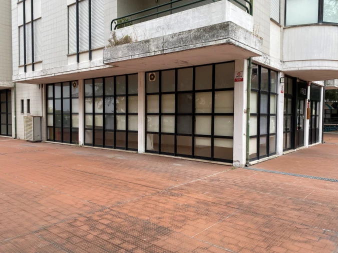 Negócio para Arrendamento em Santo Antonio dos Olivais Foto 3