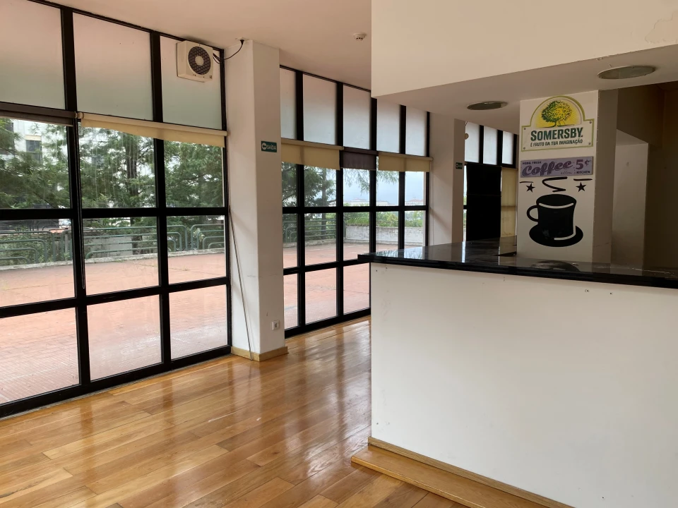 Negócio para Arrendamento em Santo Antonio dos Olivais Foto 7