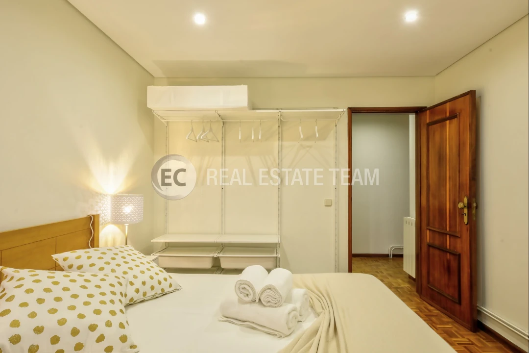 Apartamento T4 para Arrendamento em Glória e Vera Cruz Foto 26