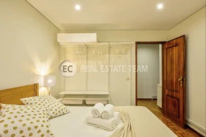 Apartamento T4 para Arrendamento em Glória e Vera Cruz