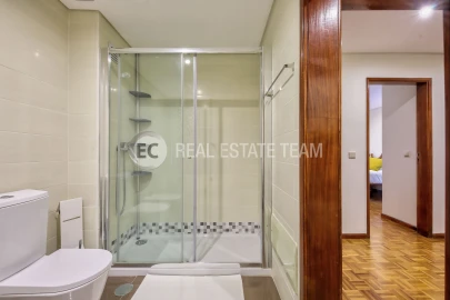Apartamento T4 para Arrendamento em Glória e Vera Cruz