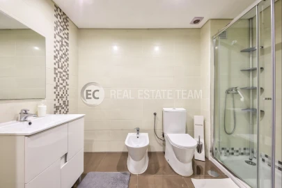 Apartamento T4 para Arrendamento em Glória e Vera Cruz
