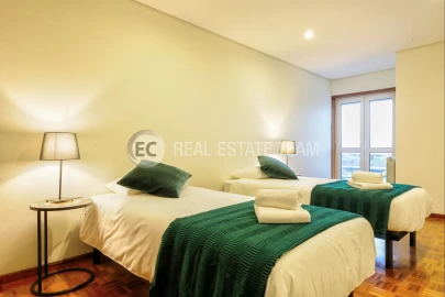 Apartamento T4 para Arrendamento em Glória e Vera Cruz