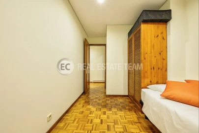 Apartamento T4 para Arrendamento em Glória e Vera Cruz