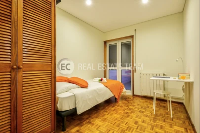 Apartamento T4 para Arrendamento em Glória e Vera Cruz