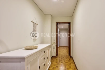 Apartamento T4 para Arrendamento em Glória e Vera Cruz