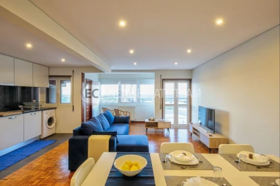 Apartamento T4 para Arrendamento em Glória e Vera Cruz